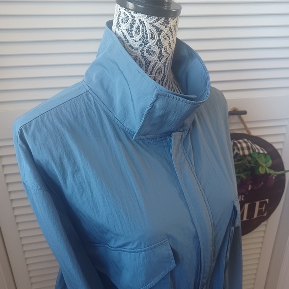 Yogalicious Women's Large Radiant Commuter Crop Activewear Windbreaker - Picture 3 of 15